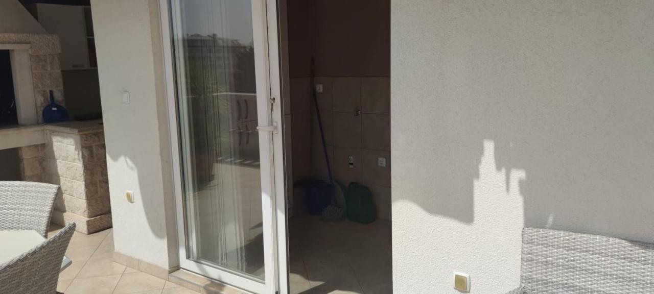 Happy Basset Terrace Appartement Makarska Buitenkant foto