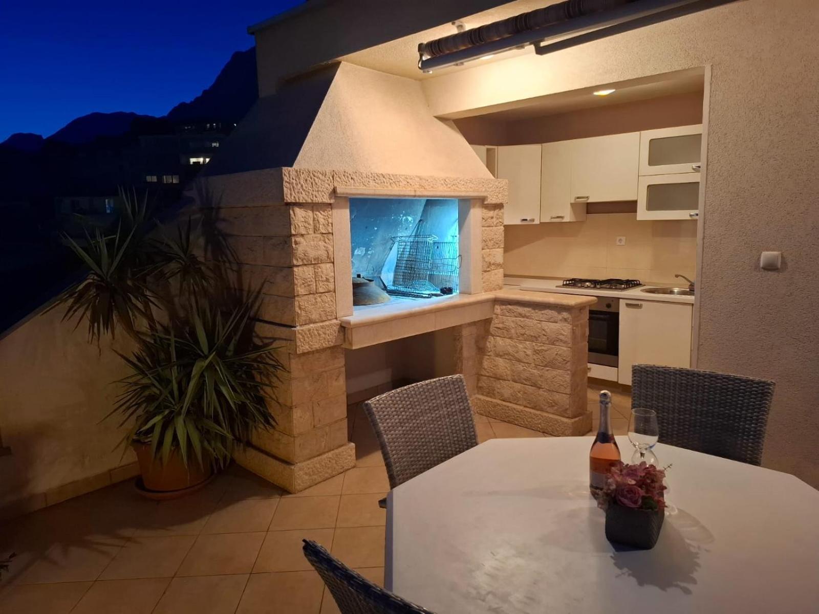 Happy Basset Terrace Appartement Makarska Buitenkant foto