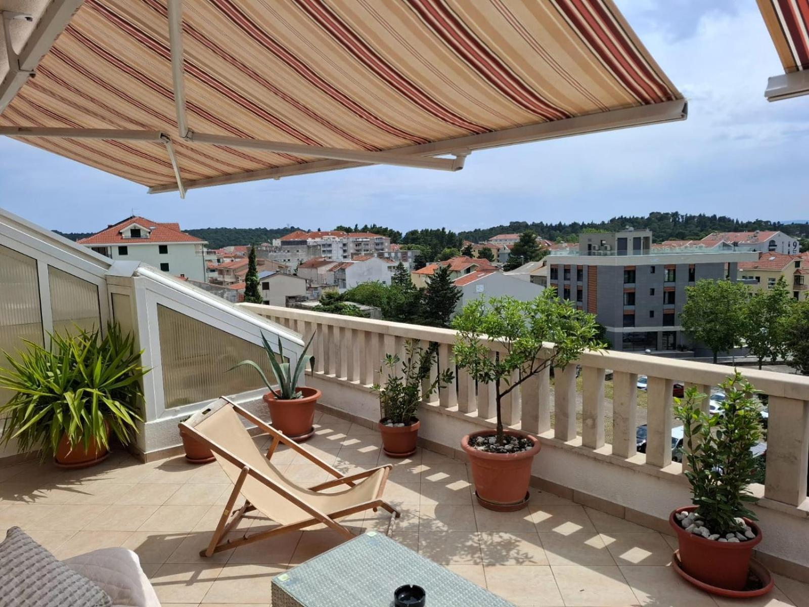 Happy Basset Terrace Appartement Makarska Buitenkant foto