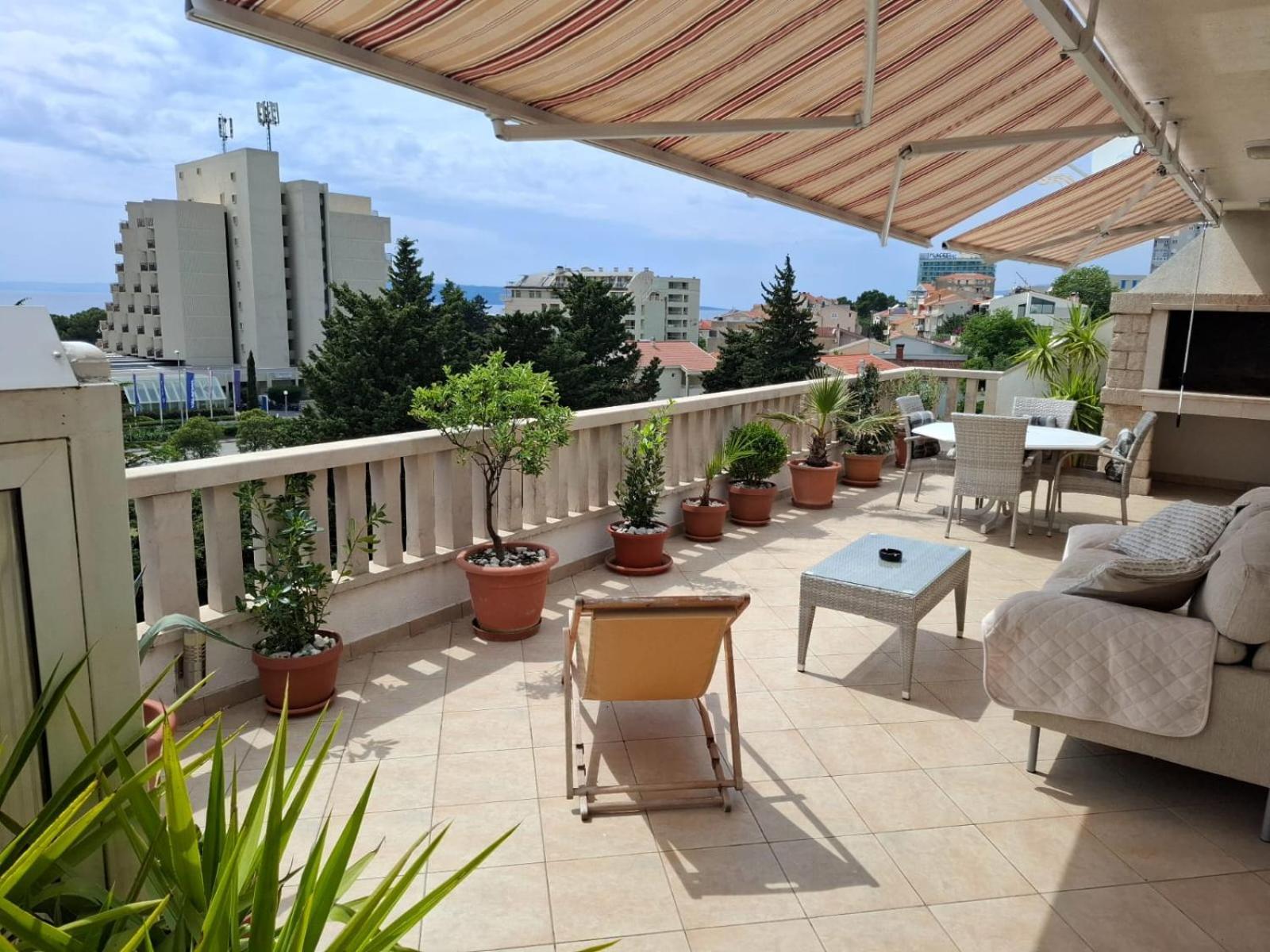 Happy Basset Terrace Appartement Makarska Buitenkant foto